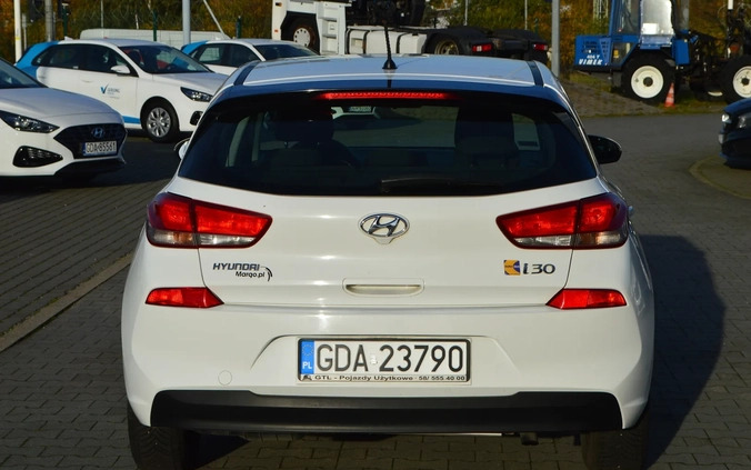 Hyundai I30 cena 21500 przebieg: 324216, rok produkcji 2018 z Warta małe 191